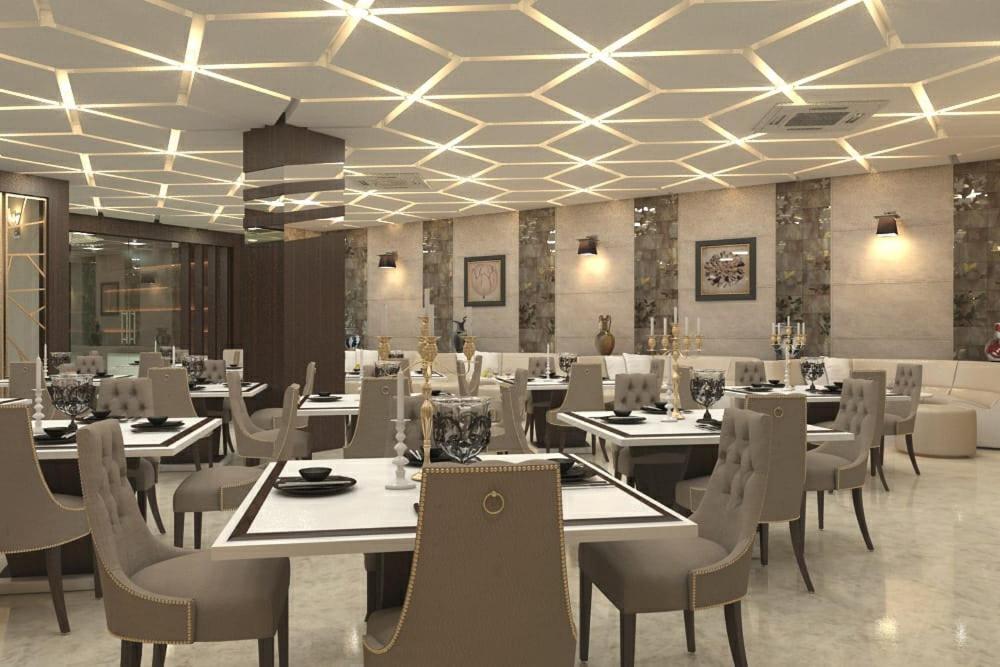 Hotel Yuvraj Grand Jabalpur Eksteriør bilde