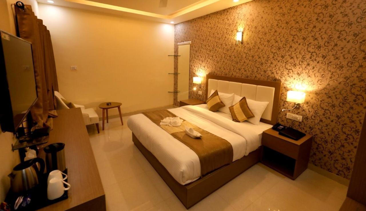 Hotel Yuvraj Grand Jabalpur Eksteriør bilde