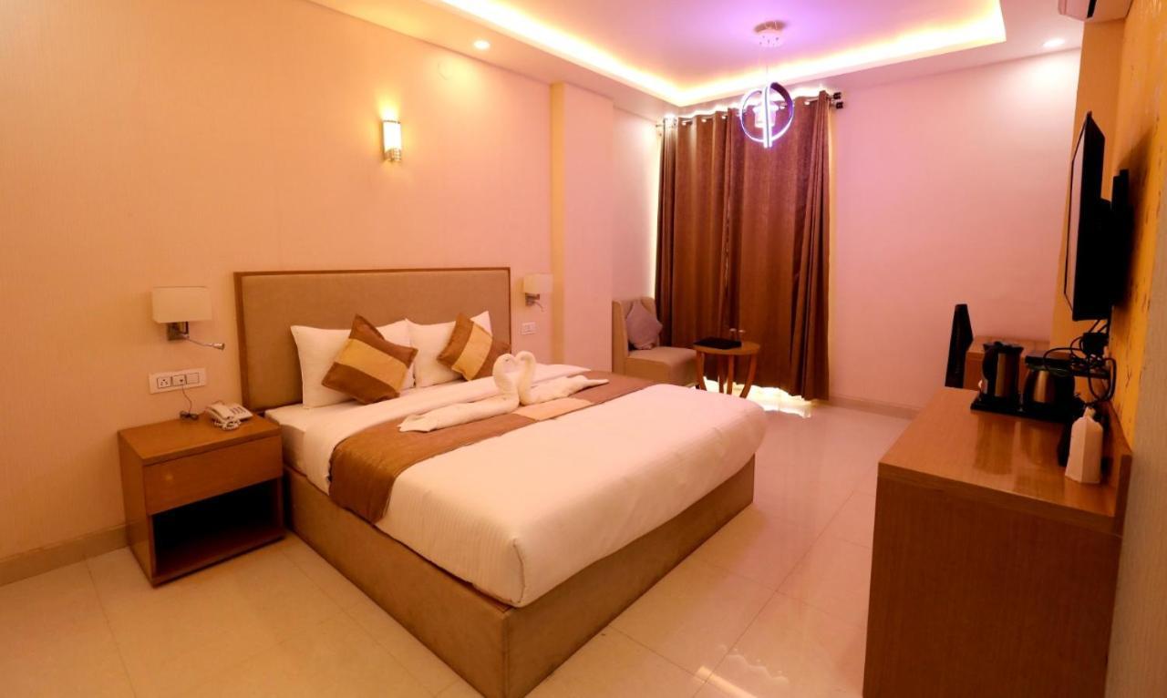 Hotel Yuvraj Grand Jabalpur Eksteriør bilde