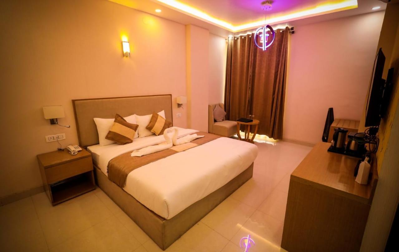Hotel Yuvraj Grand Jabalpur Eksteriør bilde