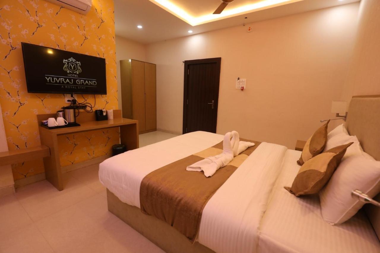 Hotel Yuvraj Grand Jabalpur Eksteriør bilde