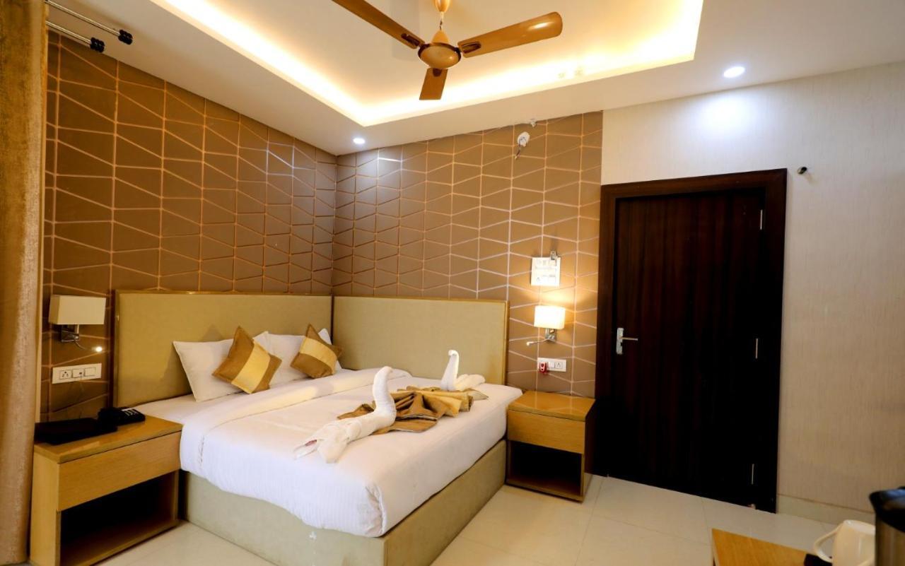 Hotel Yuvraj Grand Jabalpur Eksteriør bilde